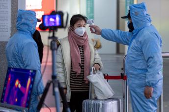 Virus, nuovo monito di Pechino all'Italia: Reazione sia razionale