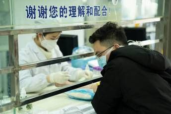 Coronavirus, oltre 200 morti in Cina Coronavirus, oltre 200 morti in Cina
