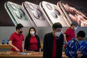 Virus, Apple chiude tutti i negozi in Cina Virus, Apple chiude tutti i negozi in Cina