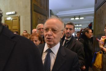 Davigo interviene a Milano, avvocati lasciano aula