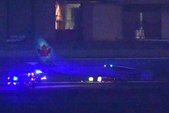 Boeing con ruota ko, atterraggio d'emergenza a Madrid Boeing con ruota ko, atterraggio d'emergenza a Madrid
