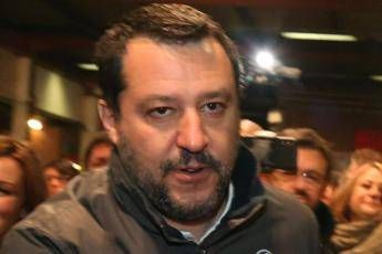 Salvini a Bossi: Non è il momento per dividere Salvini a Bossi: Non è il momento per dividere
