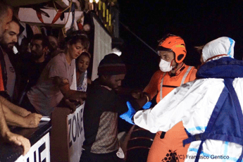 L'atto di accusa del Tribunale dei ministri: Conte chiese a Salvini sbarco Open Arms L'atto di accusa del Tribunale dei ministri: Conte chiese a Salvini sbarco Open Arms