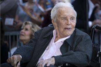 E' morto Kirk Douglas, leggenda di Hollywood E' morto Kirk Douglas, leggenda di Hollywood