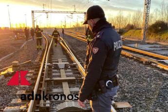 Treno deragliato, sindaco Livraga: Motrice volata via da rotaie