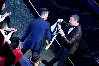 Sanremo, Masini bacchetta Ronaldo: Maglia Juve ad Amadeus? Meglio Portogallo