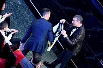 Sanremo, Masini bacchetta Ronaldo: Maglia Juve ad Amadeus? Meglio Portogallo Sanremo, Masini bacchetta Ronaldo: Maglia Juve ad Amadeus? Meglio Portogallo