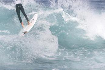 Stella del surf muore in Australia