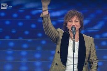 Gianna Nannini, tutti in piedi per 'Sei nell'anima' Gianna Nannini, tutti in piedi per 'Sei nell'anima'