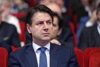 Coronavirus, Conte tende mano a governatori ma è tensione Coronavirus, Conte tende mano a governatori ma è tensione