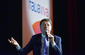 Coronavirus, Renzi: Ironia su mascherine è indegna