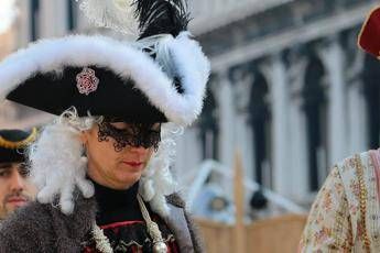Coronavirus, stop al Carnevale Coronavirus, stop al Carnevale