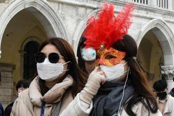 Coronavirus, corsa al tampone? Ecco a chi è consigliato Coronavirus, corsa al tampone? Ecco a chi è consigliato