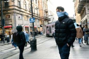 Coronavirus Toscana, mascherine obbligatorie fuori casa