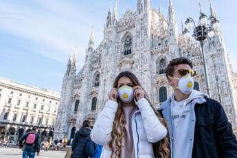 Coronavirus, in Lombardia obbligo mascherine per altri 15 giorni