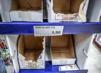 Coronavirus, Burioni: Ecco ricetta per gel disinfettante fai da te Coronavirus, Burioni: Ecco ricetta per gel disinfettante fai da te