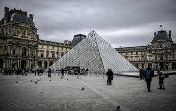 Coronavirus, a Parigi il Louvre è chiuso Coronavirus, a Parigi il Louvre è chiuso