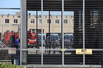Coronavirus, rivolta in carcere Modena: Morto un detenuto