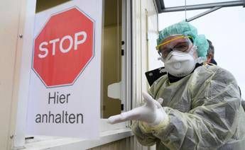 Coronavirus, FT: Germania metterà in campo 356 mld di euro Coronavirus, FT: Germania metterà in campo 356 mld di euro