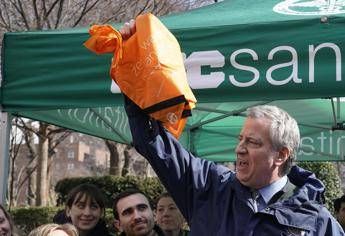 Coronavirus, De Blasio ai newyorkesi: Andate in bici o a piedi Coronavirus, De Blasio ai newyorkesi: Andate in bici o a piedi
