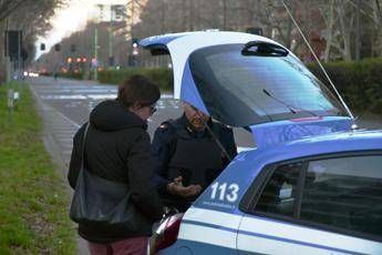 Coronavirus, sì a brevi passeggiate vicino casa