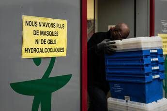 Coronavirus, in Francia 48 morti e 2.281 casi