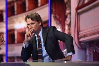 Coronavirus, Porro: Noi contagiati trattati come radioattivi Coronavirus, Porro: Noi contagiati trattati come radioattivi