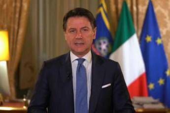Coronavirus, Conte: Ora sacrifici, ma torneremo ad abbracciarci Coronavirus, Conte: Ora sacrifici, ma torneremo ad abbracciarci