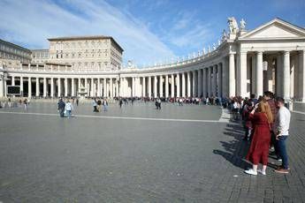 Vaticano: cattolici aumentano nel mondo, quasi 1 su 5 Vaticano: cattolici aumentano nel mondo, quasi 1 su 5