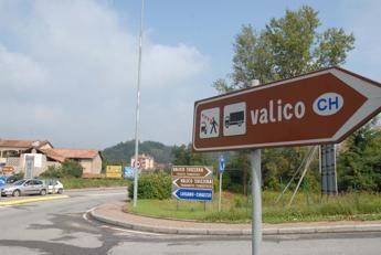 Coronavirus, chiusi altri 5 valichi tra Ticino e Italia Coronavirus, chiusi altri 5 valichi tra Ticino e Italia