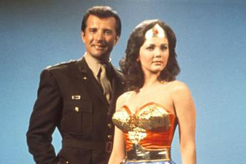Addio a Lyle Waggoner, star di 'Wonder Woman' con Lynda Carter