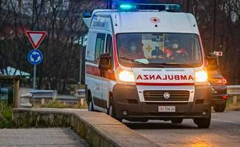 Salerno, bimbo di 7 anni ferito con coltello dal padre Salerno, bimbo di 7 anni ferito con coltello dal padre