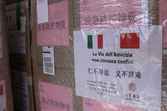Coronavirus, Silk Road Fund dona all'Italia 20mila mascherine e 400 kit per tamponi