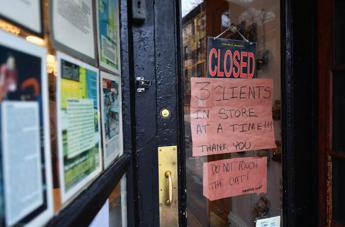 Coronavirus, New York chiude: a casa lavoratori non essenziali