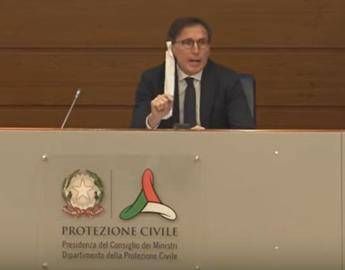Coronavirus, Boccia e la mascherina: Su di me sciacallaggio indegno Coronavirus, Boccia e la mascherina: Su di me sciacallaggio indegno