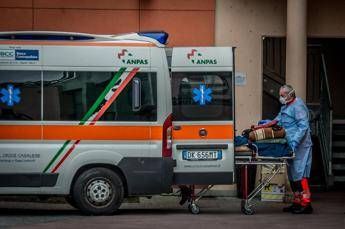 Coronavirus, oltre 4800 morti in Italia Coronavirus, oltre 4800 morti in Italia