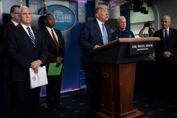 Coronavirus, Trump: State a casa e salvate vite Coronavirus, Trump: State a casa e salvate vite