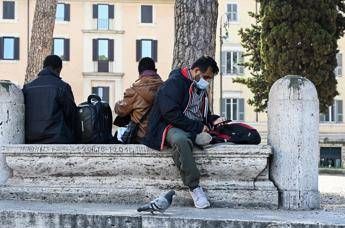 Coronavirus, extracomunitari immuni? E' una ipotesi Coronavirus, extracomunitari immuni? E' una ipotesi