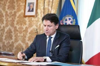 Conte e 8 leader Ue: ora eurobond. Berlino: c'è il Mes Conte e 8 leader Ue: ora eurobond. Berlino: c'è il Mes