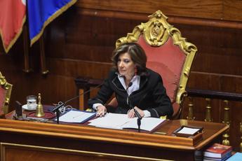 Casellati dà mandato di sgombrare Senato, Lega si rifiuta