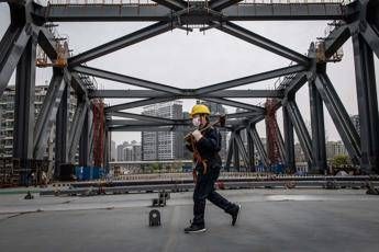 Coronavirus, studio su Cina: Con stop misure nuovo picco ad agosto Coronavirus, studio su Cina: Con stop misure nuovo picco ad agosto