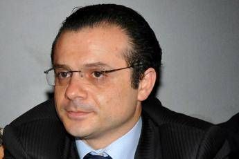 Migranti, sindaco Messina: Ordinanza Musumeci una minc...a Migranti, sindaco Messina: Ordinanza Musumeci una minc...a