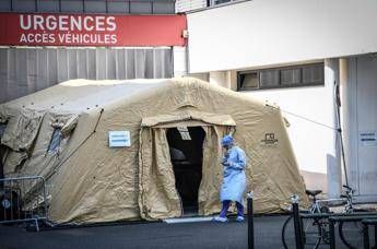 Coronavirus, shock in Francia: morta una ragazza di 16 anni Coronavirus, shock in Francia: morta una ragazza di 16 anni
