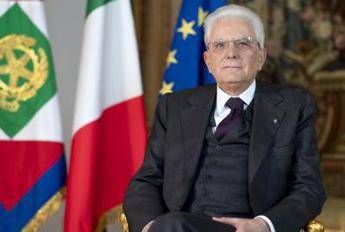 Fuori onda Mattarella, da web e vip un coro di ‘grazie, Presidente’ Fuori onda Mattarella, da web e vip un coro di ‘grazie, Presidente’