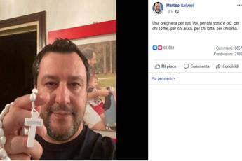 Coronavirus, Salvini mostra rosario di Medugorije: Una preghiera per tutti