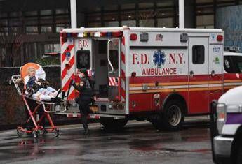 Coronavirus Usa, più di 200mila contagi. Cuomo: Possibili 16mila morti a New York Coronavirus Usa, più di 200mila contagi. Cuomo: Possibili 16mila morti a New York