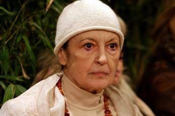 Coronavirus, Carla Fracci: Ogni sera prego, un pensiero per amici e per chi non c’è più Coronavirus, Carla Fracci: Ogni sera prego, un pensiero per amici e per chi non c’è più