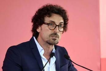 Toninelli: Salvini re di fake news e poltrone