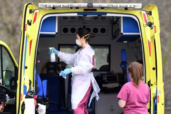 Coronavirus, 684 morti nel Regno Unito