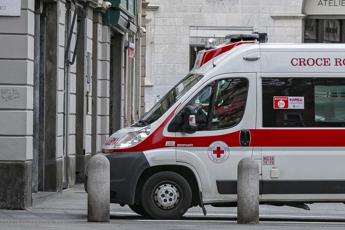 Bergamo, ingoia una pila: bimba di 3 anni muore soffocata